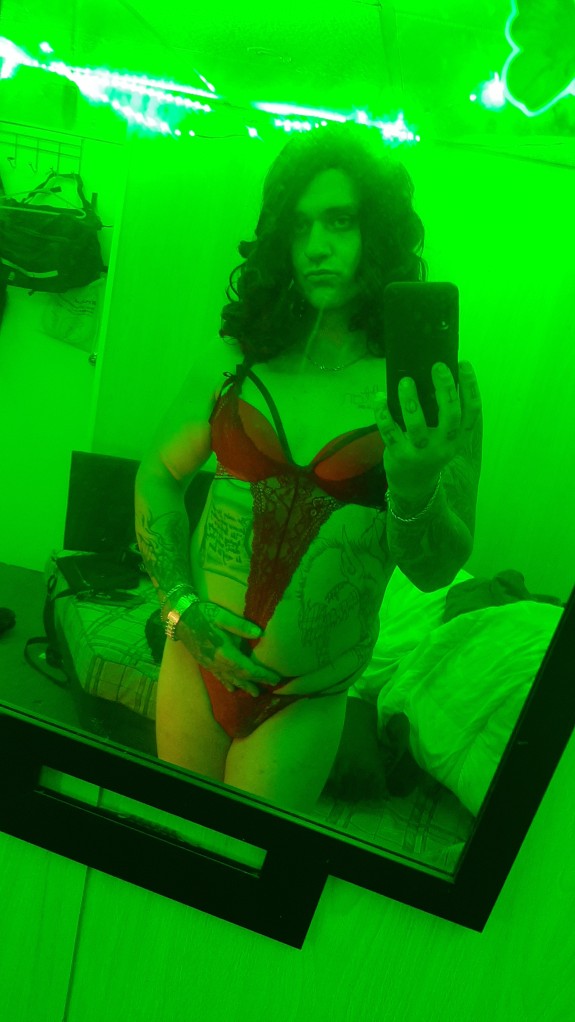 missySmallz being her slutty self