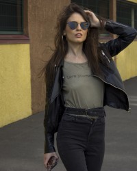 Mystery Girl photo