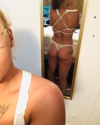Sexy shake photo