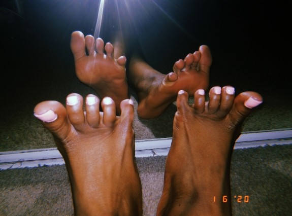 Feet: Freshly Painted Pink Toes