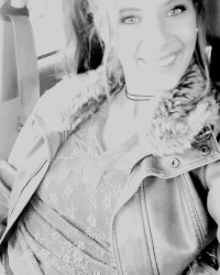 Wanted to share my sexy back. photo