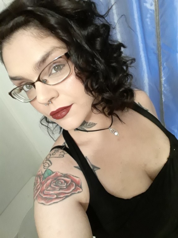 Professional and amateur pictures