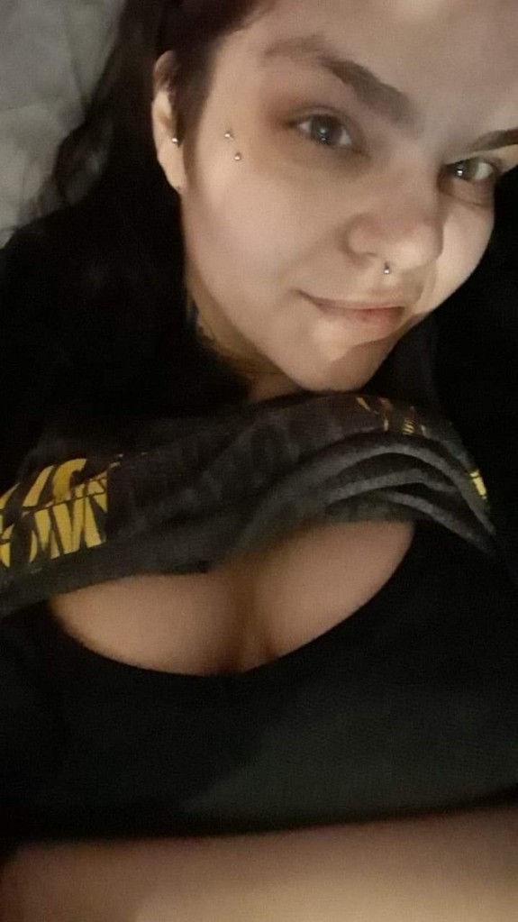 Professional and amateur pictures