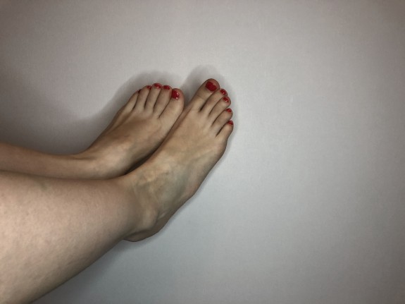 my feet and red nails