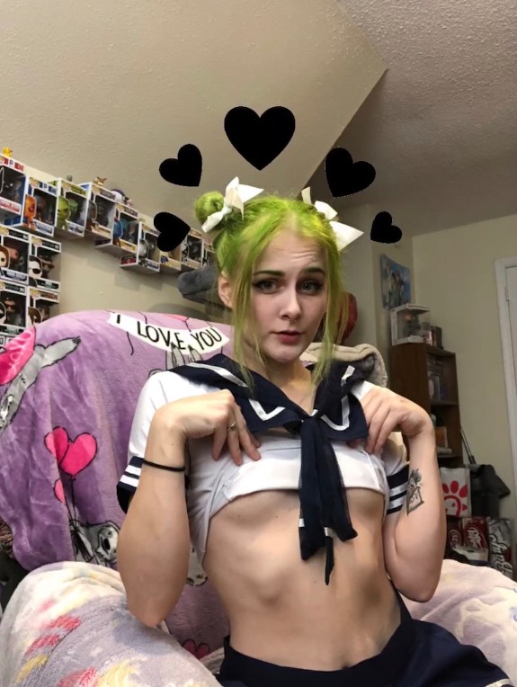 I was such a slut tonight, I love anal training with glass dildos on cam!!