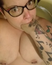 SLAVEBABY AMAYA SERVES  photo