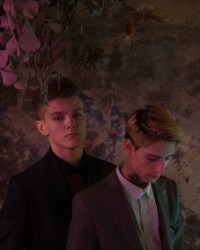 Gays, we have twitter^^ photo