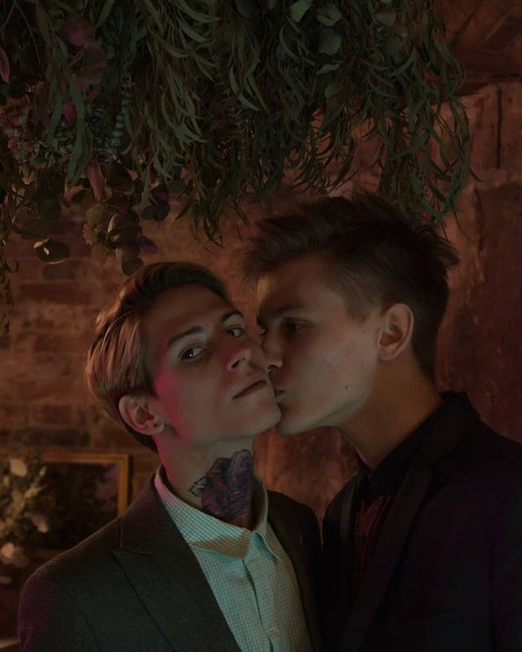 Gays, we have twitter^^