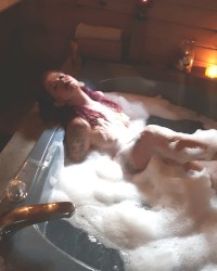 Lake house bubbbath nudes photo