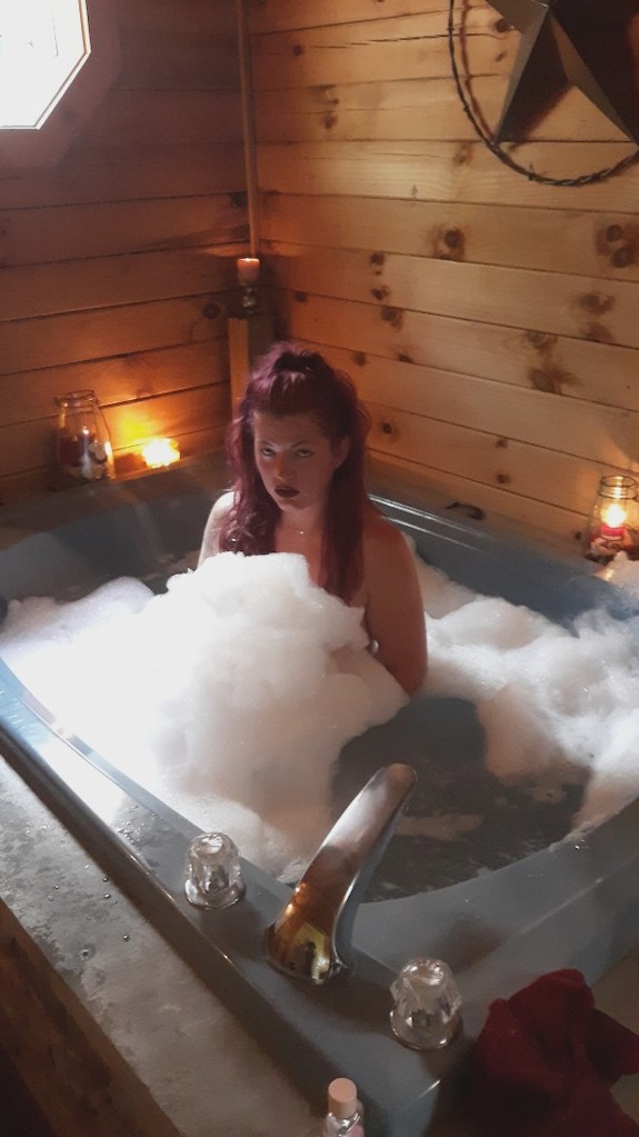 Lake house bubbbath nudes