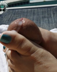Luv4feet - Teal Glitter Footjob photo