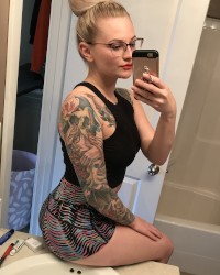 my roommate's selfies photo