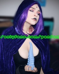 Raven cosplay photo