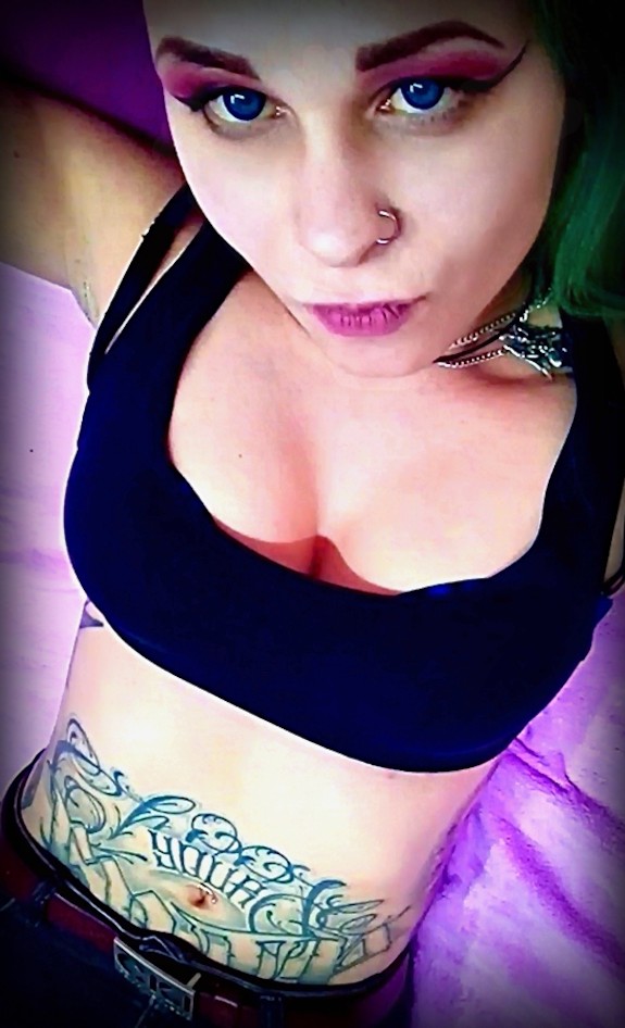Annessix Reign Erotic photos / photo from filming - MindBreakers
