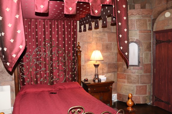 GODDESS KIMMY'S NEW DUNGEON BEDROOM