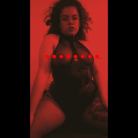 Red is a warm color❤️