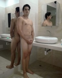 Desnudo por primera vez photo