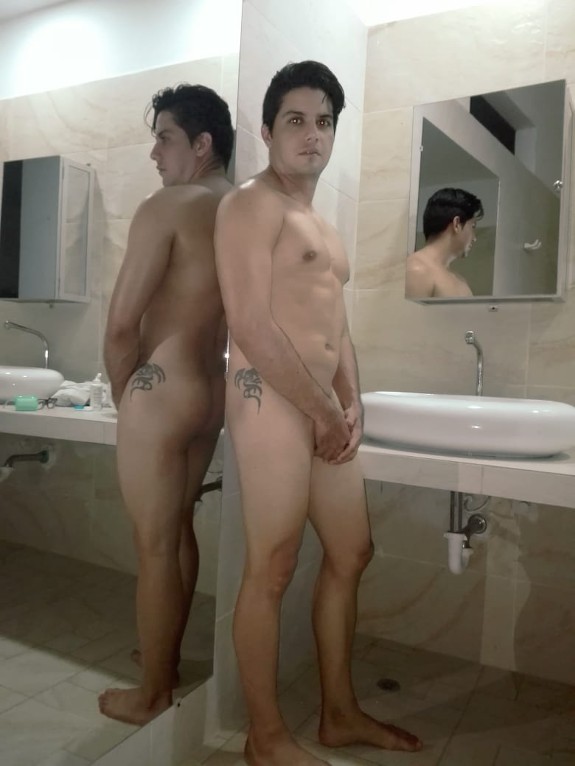 Desnudo por primera vez