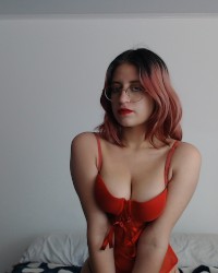 elizabethkitty alone photo