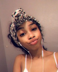 Sexy Bracefaced Lightskin photo