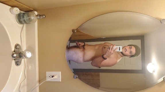 Amateur takes nudes for the first time