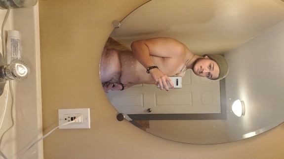 Amateur takes nudes for the first time