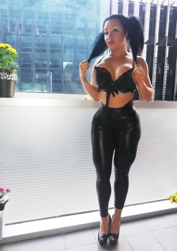Mis nuevo traje de piel .(Andréa bertuzzi )