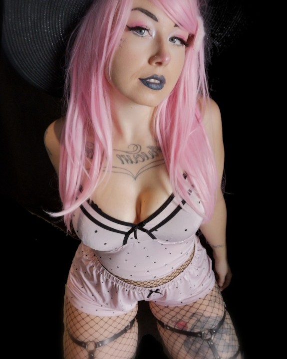 Big Tiddy Pastel Goth GF