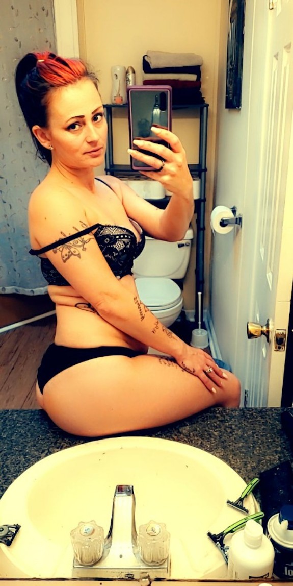 Hot babe , sexy content