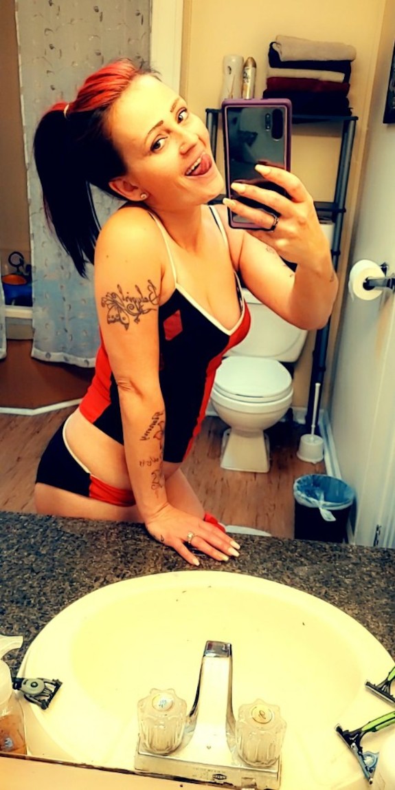 Hot babe , sexy content