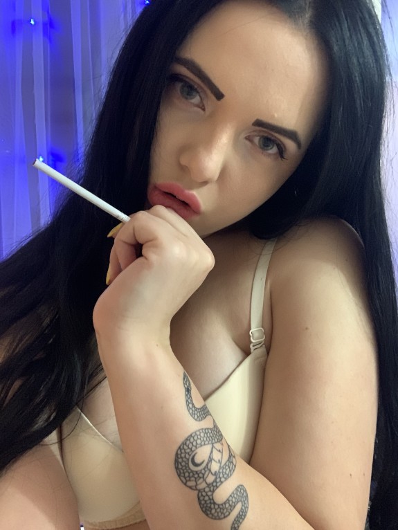 Smokin and using pussy to make myself Cum it`s my NEW VIDEO