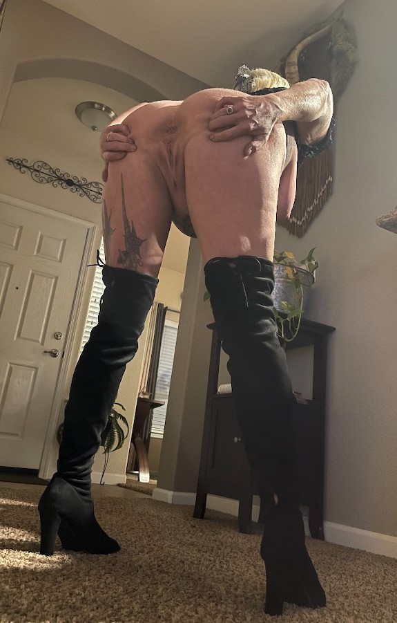 Cum play with me 🏁 photo