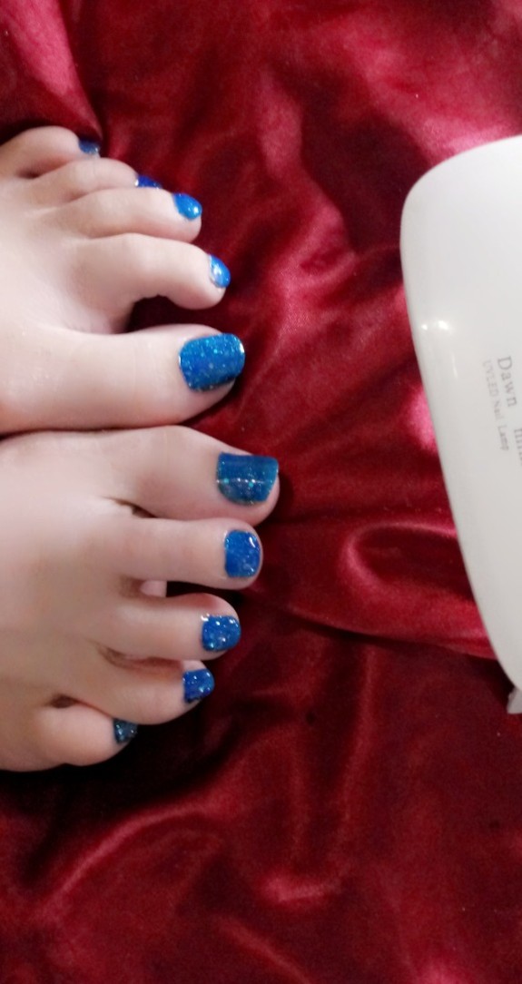 Feet pics 💙💗