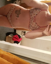 Mostly birdie ass photo