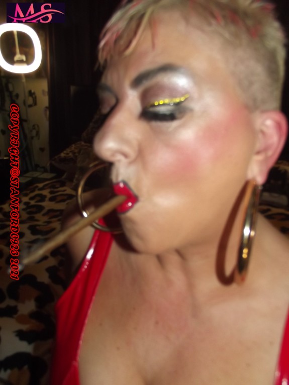 WHORE WHO LOVES TAKING IT UP THE ARSE