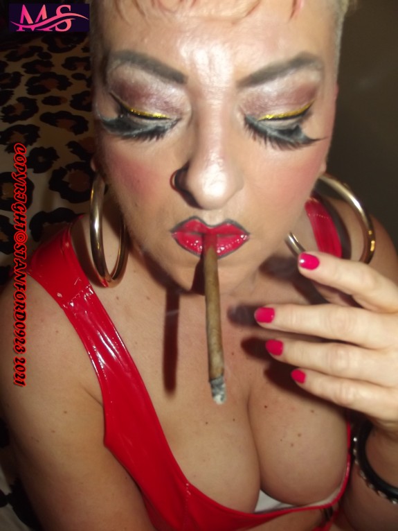 WHORE WHO LOVES TAKING IT UP THE ARSE