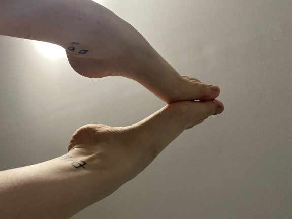 Feet, feet and more feet