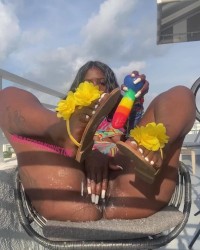 SUBSCRIVE TO ALL MY EXCLUSIVES ON ONLYFANS photo