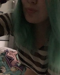 2020 green hair wakeup photo