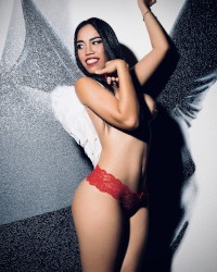 Sexy Tiara Reveals More Than Red Lingerie photo
