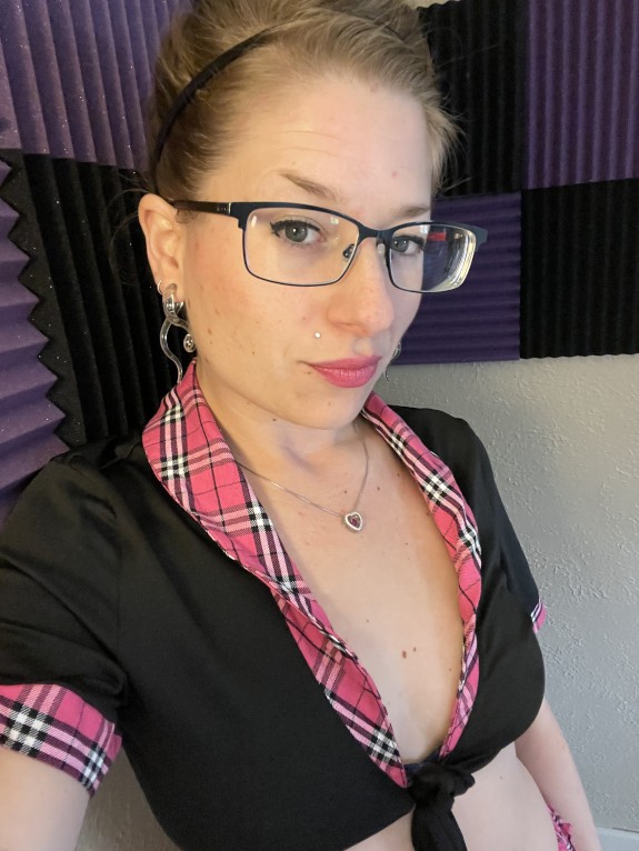 Pink School Slut Needs to be Spanked and Fucked - SQUIRT AT END
