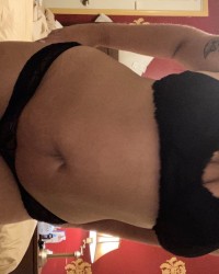 Only fans/sexy pics sample photo