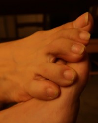 Natural Nails Toe Wiggling photo