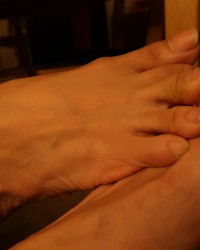 Natural Nails Toe Wiggling photo