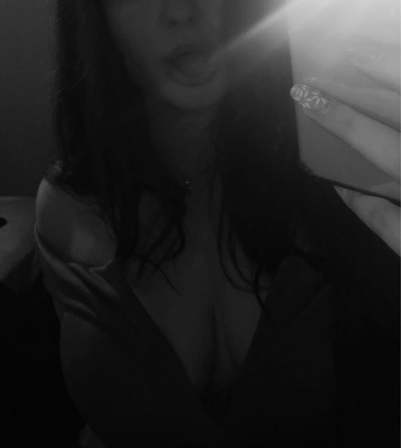 brunette 18 year old photo