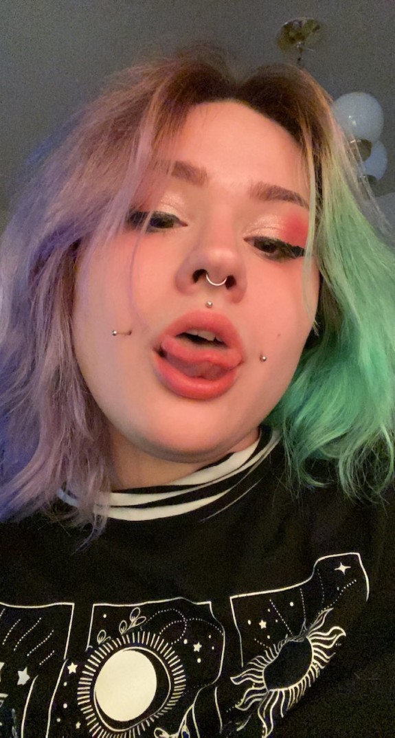 Bitchy domme looking for subs