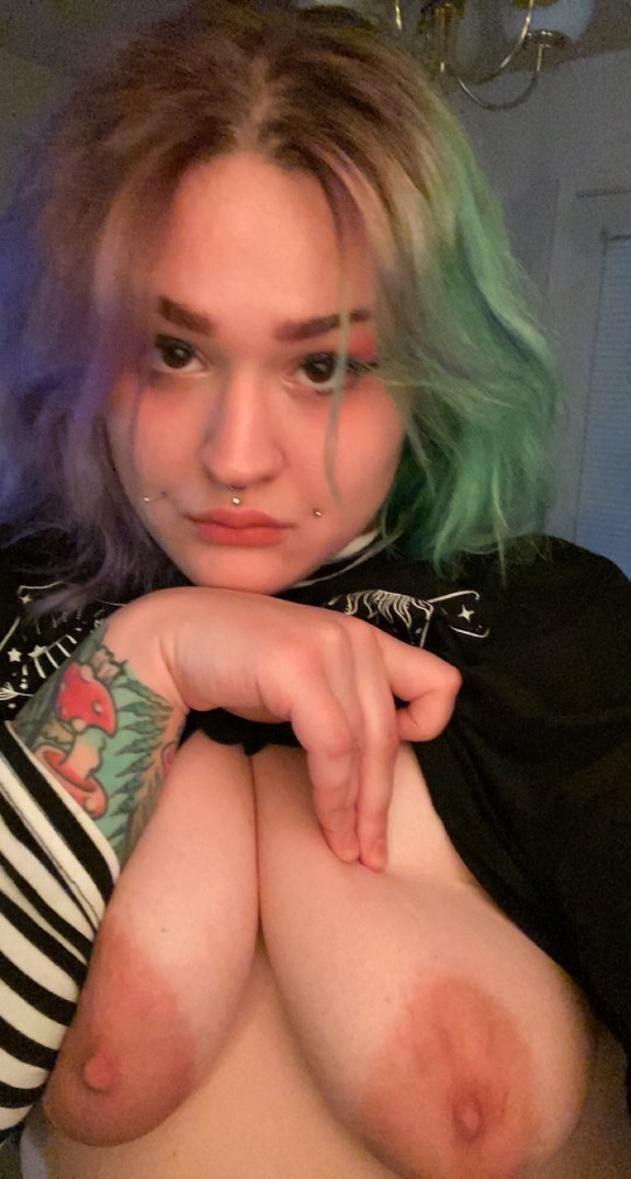 Bitchy domme looking for subs