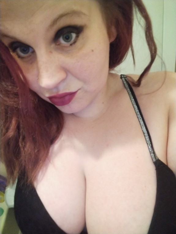 Pretty little goth bitch
