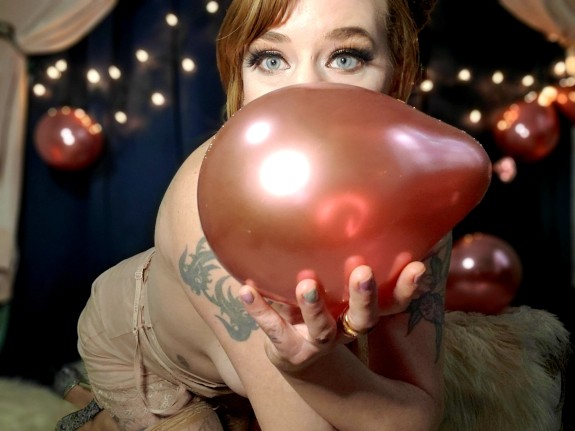 Billie Bee Smoking in Balloons