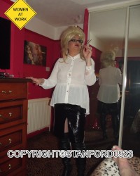 WORKING BLOWJOB photo